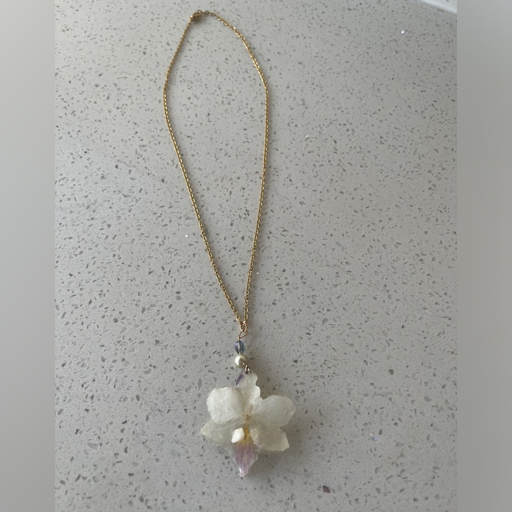 Handcrafted Real Orchid Necklace - Picture 4 of 4